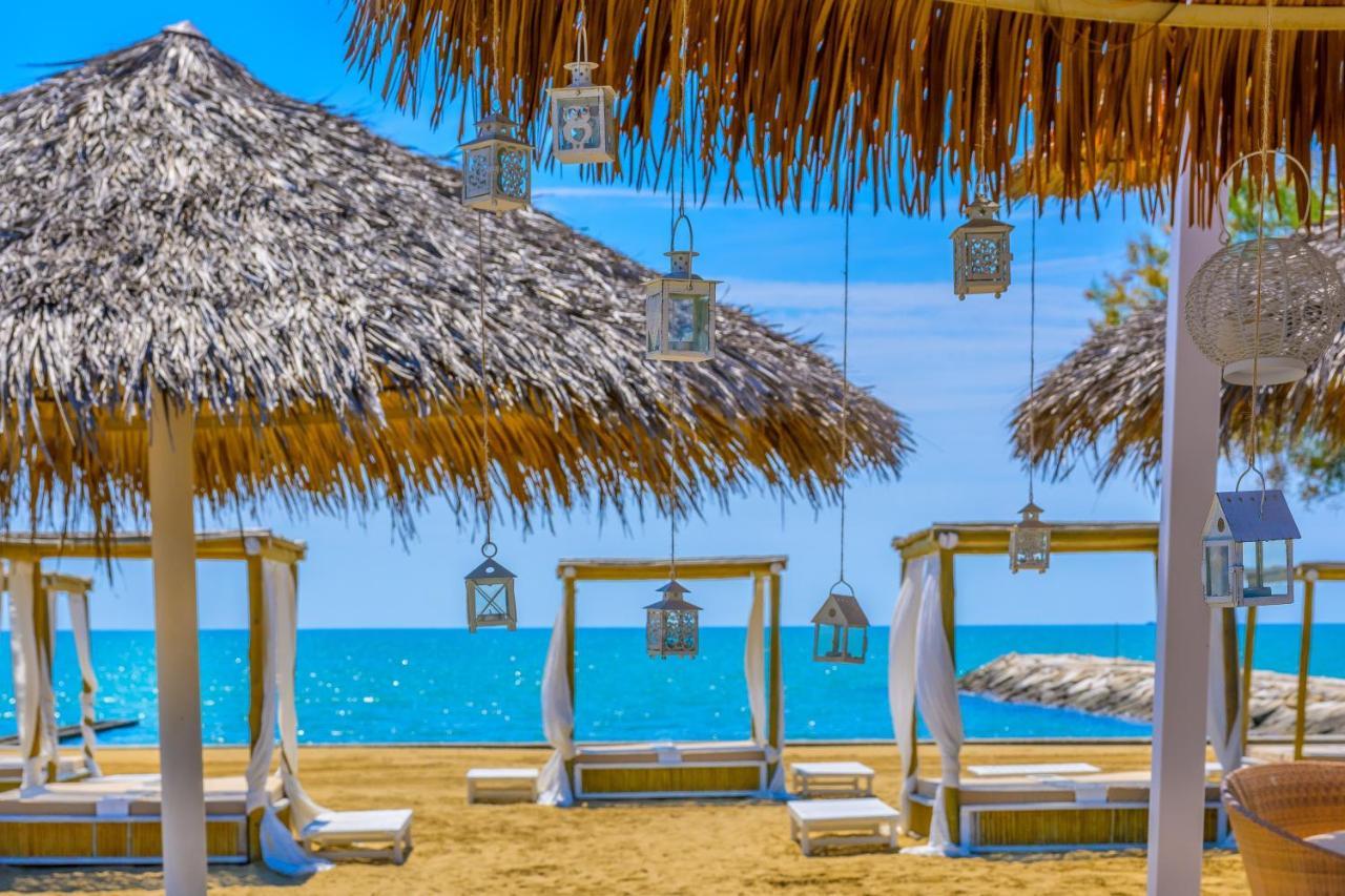 Pareus Beach Resort Каорле Экстерьер фото